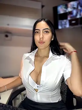 MarianaBenz online show from June 2026 12:13:02 AM
