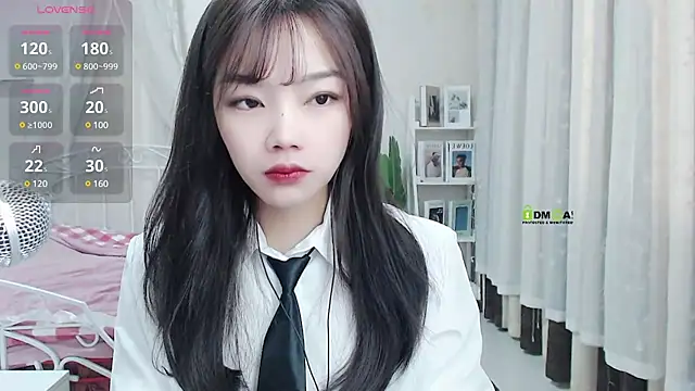 Snapshot of Jenny-Z chatting on February 2025 02:06:01 AM Jenny-Z online show from February 2025 02:06:01 AM