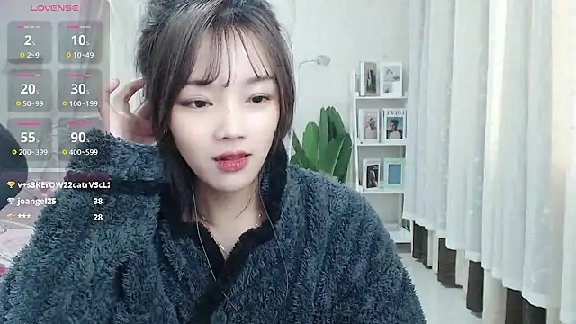 Snapshot of Jenny-Z chatting on March 2025 05:29:02 AM Jenny-Z online show from March 2025 05:29:02 AM