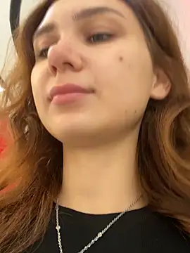 QuitieLia online show from December 2025 08:23:01 AM