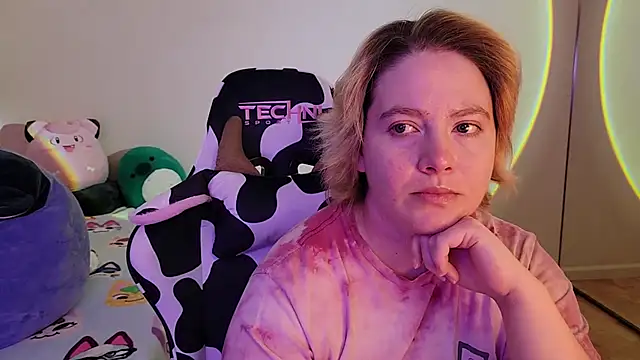 Snapshot of InternetFairy_XO chatting on December 2024 07:53:02 PM InternetFairy XO online show from December 2024 07:53:02 PM