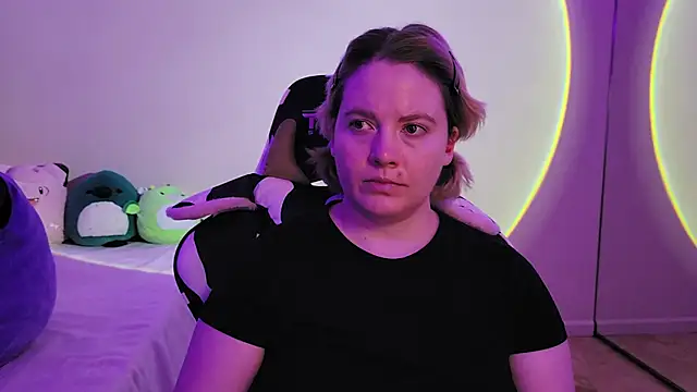 Snapshot of InternetFairy_XO chatting on December 2024 01:11:02 PM InternetFairy XO online show from December 2024 01:11:02 PM