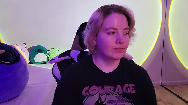 Snapshot of InternetFairy_XO chatting on December 2024 04:32:02 PM InternetFairy XO online show from December 2024 04:32:02 PM