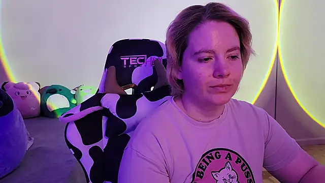 Snapshot of InternetFairy_XO chatting on December 2024 08:12:02 PM InternetFairy XO online show from December 2024 08:12:02 PM