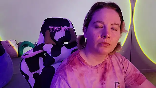 Snapshot of InternetFairy_XO chatting on December 2024 02:15:01 PM InternetFairy XO online show from December 2024 02:15:01 PM