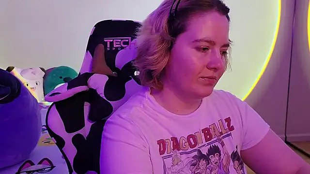 Snapshot of InternetFairy_XO chatting on December 2024 04:33:02 AM InternetFairy XO online show from December 2024 04:33:02 AM