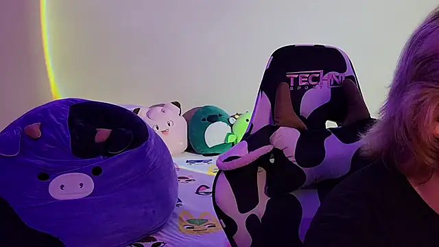 Snapshot of InternetFairy_XO chatting on December 2024 01:34:02 AM InternetFairy XO online show from December 2024 01:34:02 AM