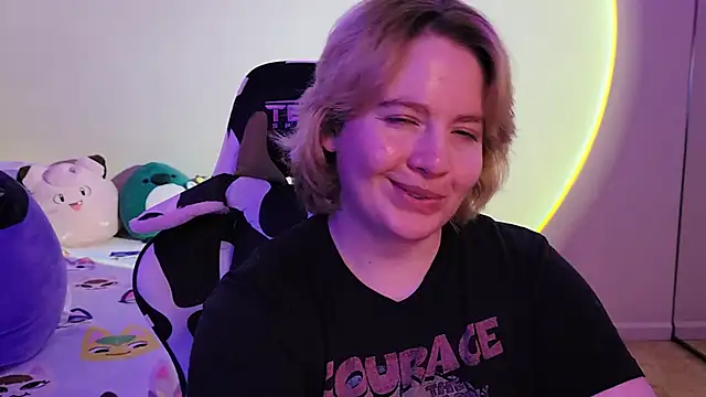 Snapshot of InternetFairy_XO chatting on December 2024 04:38:01 AM InternetFairy XO online show from December 2024 04:38:01 AM