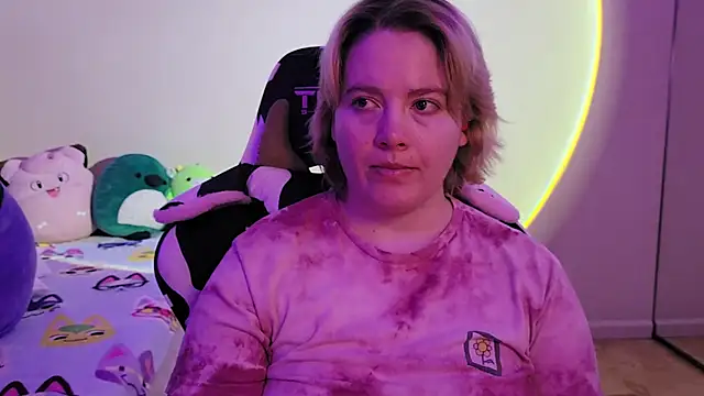 Snapshot of InternetFairy_XO chatting on December 2024 03:13:02 PM InternetFairy XO online show from December 2024 03:13:02 PM