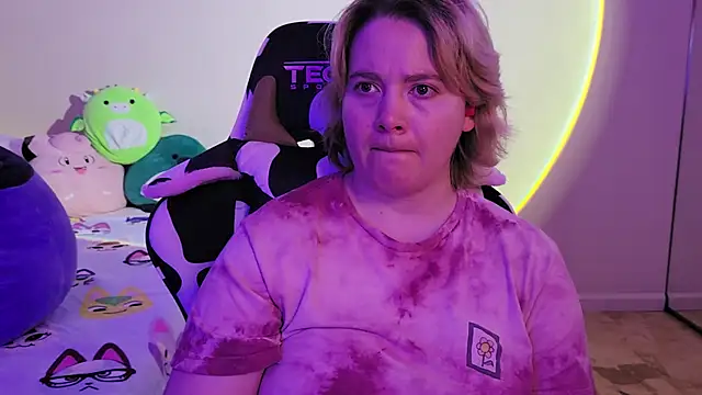 Snapshot of InternetFairy_XO chatting on December 2024 09:30:02 PM InternetFairy XO online show from December 2024 09:30:02 PM