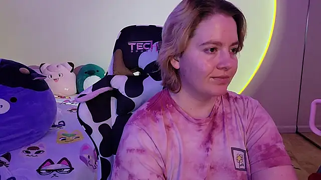 Snapshot of InternetFairy_XO chatting on January 2025 02:42:01 PM InternetFairy XO online show from January 2025 02:42:01 PM