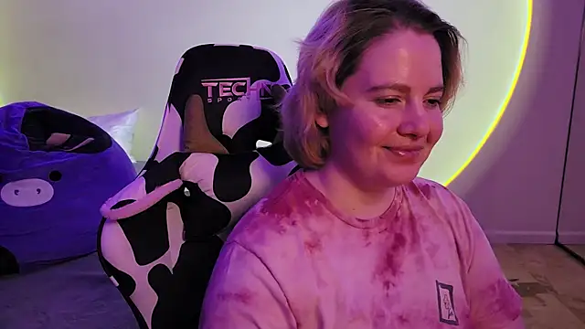 Snapshot of InternetFairy_XO chatting on January 2025 07:30:01 AM InternetFairy XO online show from January 2025 07:30:01 AM