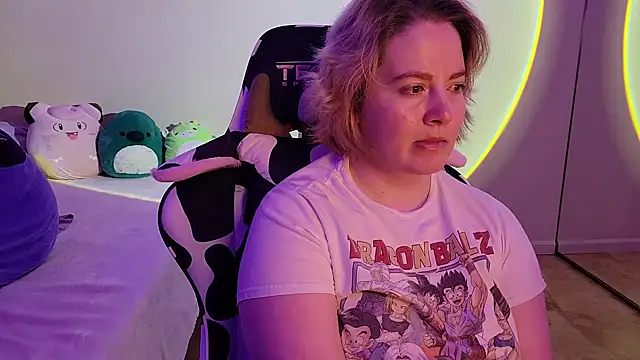 Snapshot of InternetFairy_XO chatting on January 2025 09:45:01 AM InternetFairy XO online show from January 2025 09:45:01 AM