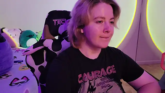 Snapshot of InternetFairy_XO chatting on January 2025 09:01:01 AM InternetFairy XO online show from January 2025 09:01:01 AM