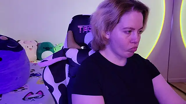 Snapshot of InternetFairy_XO chatting on January 2025 10:07:02 AM InternetFairy XO online show from January 2025 10:07:02 AM