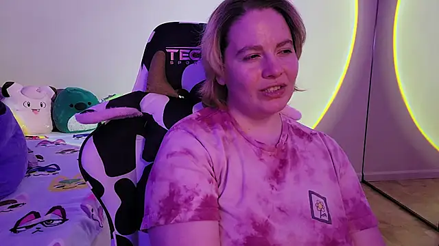 Snapshot of InternetFairy_XO chatting on January 2025 02:26:01 PM InternetFairy XO online show from January 2025 02:26:01 PM