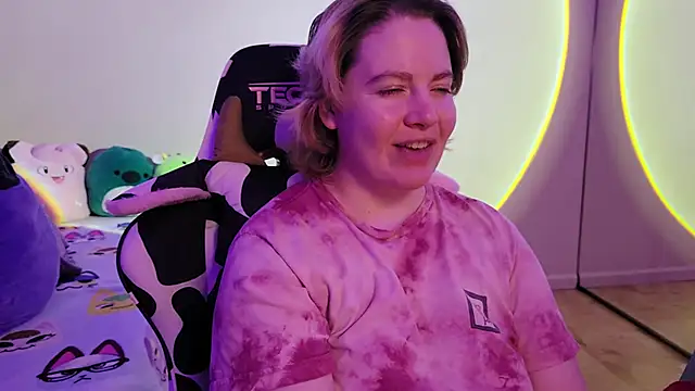 Snapshot of InternetFairy_XO chatting on January 2025 06:10:01 AM InternetFairy XO online show from January 2025 06:10:01 AM