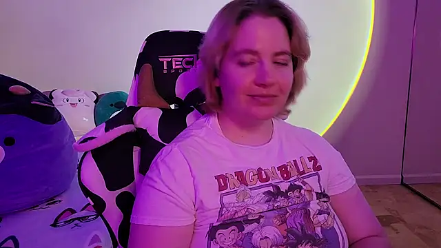 Snapshot of InternetFairy_XO chatting on January 2025 07:20:01 PM InternetFairy XO online show from January 2025 07:20:01 PM