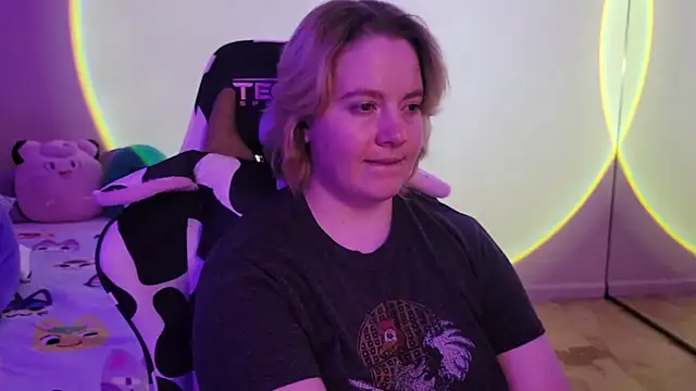 Snapshot of InternetFairy_XO chatting on January 2025 10:37:02 AM InternetFairy XO online show from January 2025 10:37:02 AM