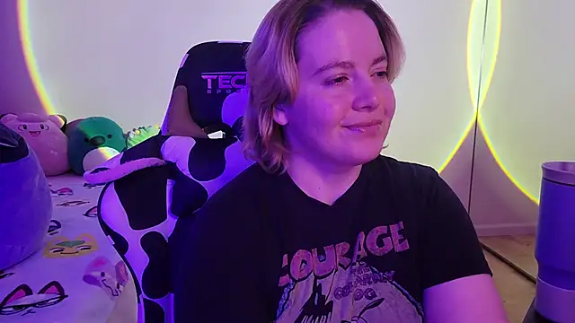 Snapshot of InternetFairy_XO chatting on January 2025 03:44:02 AM InternetFairy XO online show from January 2025 03:44:02 AM