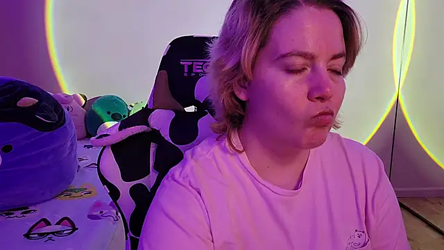 Snapshot of InternetFairy_XO chatting on January 2025 02:26:02 AM InternetFairy XO online show from January 2025 02:26:02 AM