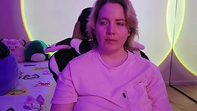 Snapshot of InternetFairy_XO chatting on January 2025 09:16:02 AM InternetFairy XO online show from January 2025 09:16:02 AM