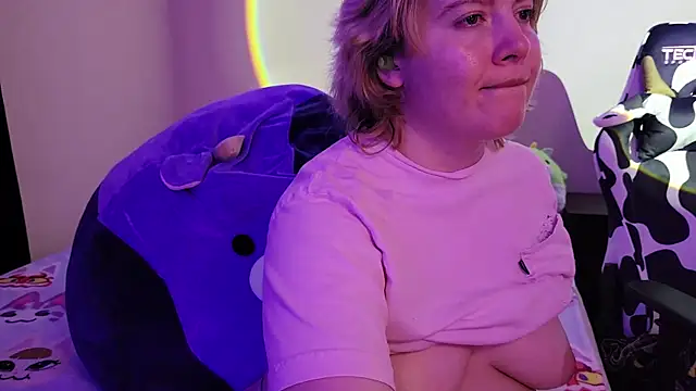 Snapshot of InternetFairy_XO chatting on January 2025 12:18:01 PM InternetFairy XO online show from January 2025 12:18:01 PM