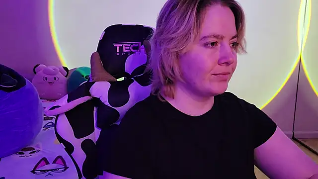 Snapshot of InternetFairy_XO chatting on February 2025 06:32:01 AM InternetFairy XO online show from February 2025 06:32:01 AM