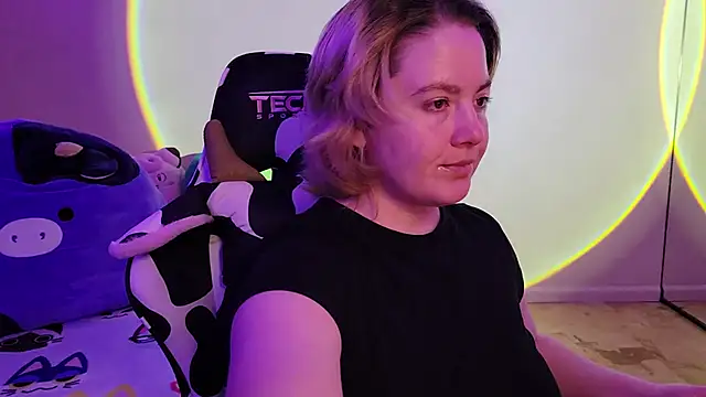 Snapshot of InternetFairy_XO chatting on February 2025 03:44:01 AM InternetFairy XO online show from February 2025 03:44:01 AM