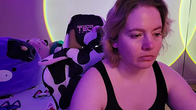 Snapshot of InternetFairy_XO chatting on February 2025 04:10:01 AM InternetFairy XO online show from February 2025 04:10:01 AM