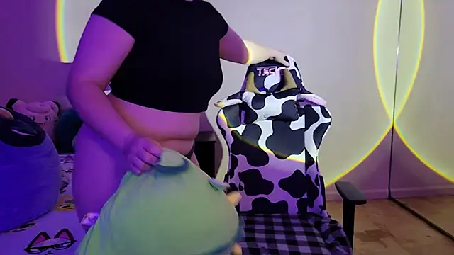 Snapshot of InternetFairy_XO chatting on February 2025 06:27:02 AM InternetFairy XO online show from February 2025 06:27:02 AM