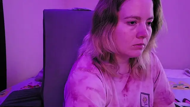 Snapshot of InternetFairy_XO chatting on October 2025 02:23:02 AM InternetFairy XO online show from October 2025 02:23:02 AM