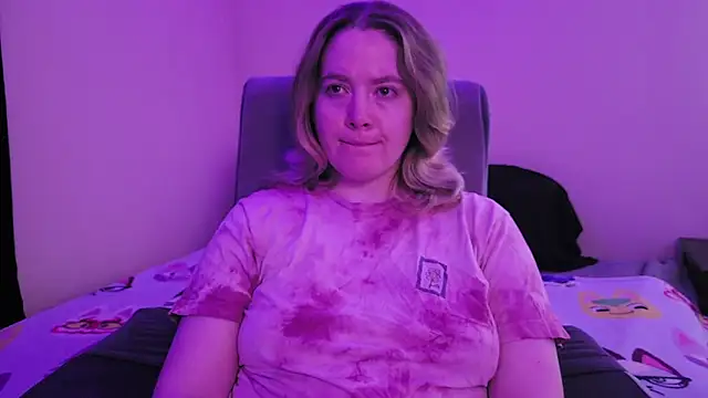 Snapshot of InternetFairy_XO chatting on October 2025 06:25:01 AM InternetFairy XO online show from October 2025 06:25:01 AM