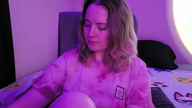 Snapshot of InternetFairy_XO chatting on November 2025 03:30:01 AM InternetFairy XO online show from November 2025 03:30:01 AM