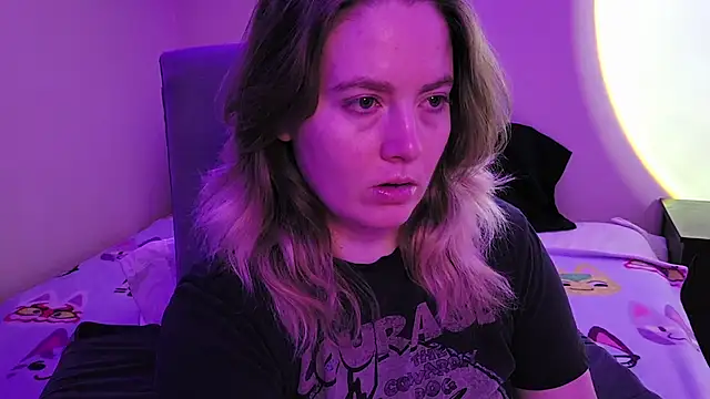 Snapshot of InternetFairy_XO chatting on December 2025 04:43:01 AM InternetFairy XO online show from December 2025 04:43:01 AM