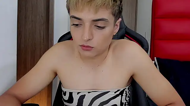 LyonGallego  online show from February 2025 01:16:02 AM