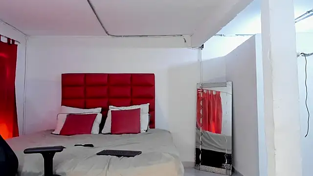 LyonGallego  online show from December 2025 03:27:02 PM