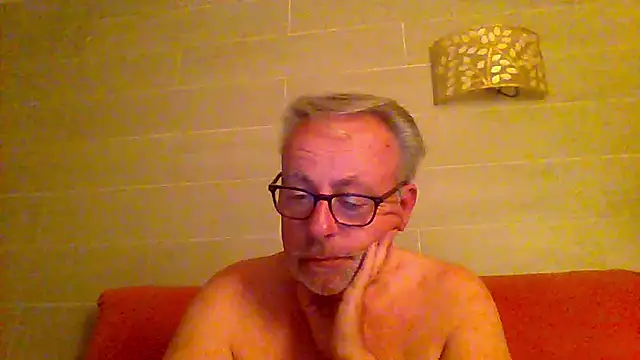 tuggy59 online show from May 2026 04:08:01 AM