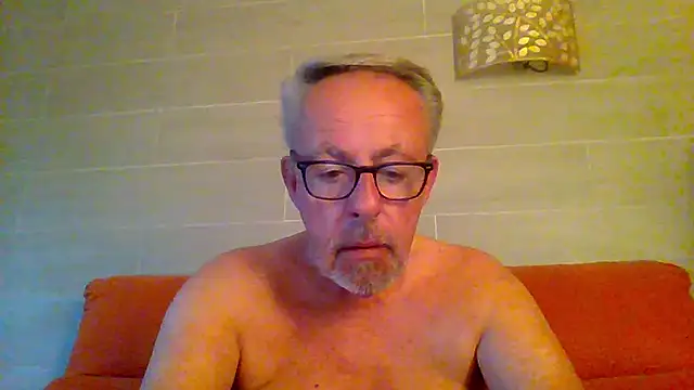 tuggy59 online show from May 2026 05:03:01 AM