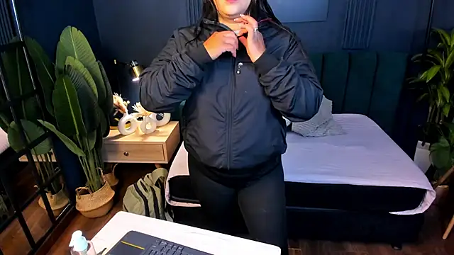 taylor bennet online show from February 2025 12:08:01 PM