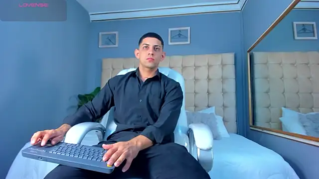 Snapshot of Alex_cute77 chatting on September 2025 11:12:01 AM Alex cute77 online show from September 2025 11:12:01 AM