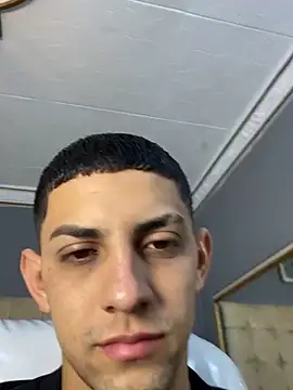 Snapshot of Alex_cute77 chatting on September 2025 12:06:01 PM Alex cute77 online show from September 2025 12:06:01 PM