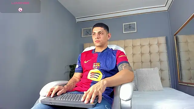 Snapshot of Alex_cute77 chatting on September 2025 12:19:01 PM Alex cute77 online show from September 2025 12:19:01 PM