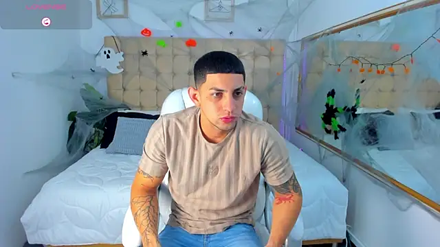 Snapshot of Alex_cute77 chatting on October 2025 11:41:02 AM Alex cute77 online show from October 2025 11:41:02 AM