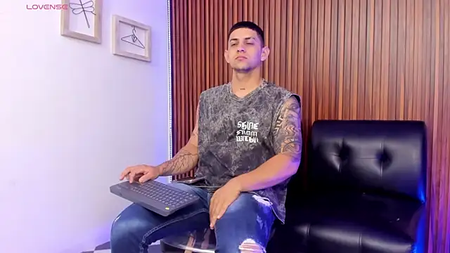 Snapshot of Alex_cute77 chatting on February 2026 11:27:01 AM Alex cute77 online show from February 2026 11:27:01 AM