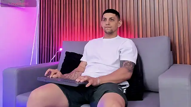 Snapshot of Alex_cute77 chatting on March 2026 12:22:01 PM Alex cute77 online show from March 2026 12:22:01 PM