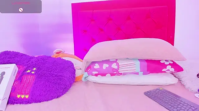 Sofia Girl  online show from December 2024 06:47:01 AM