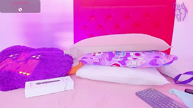 Sofia Girl  online show from December 2024 07:46:01 AM