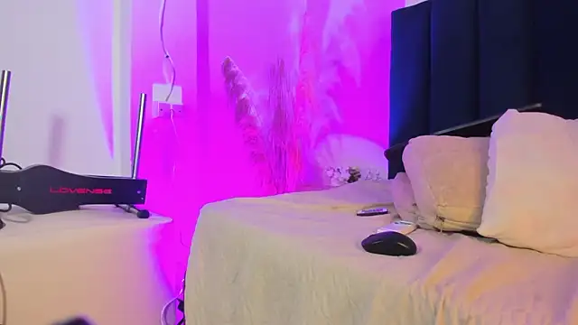 Anette  online show from March 2026 07:41:01 PM