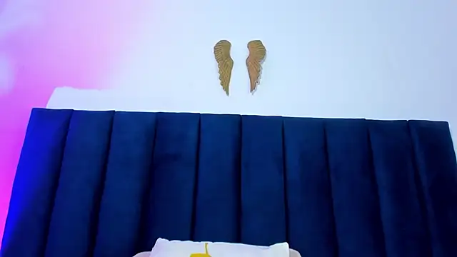 Anette  online show from April 2026 07:40:01 PM